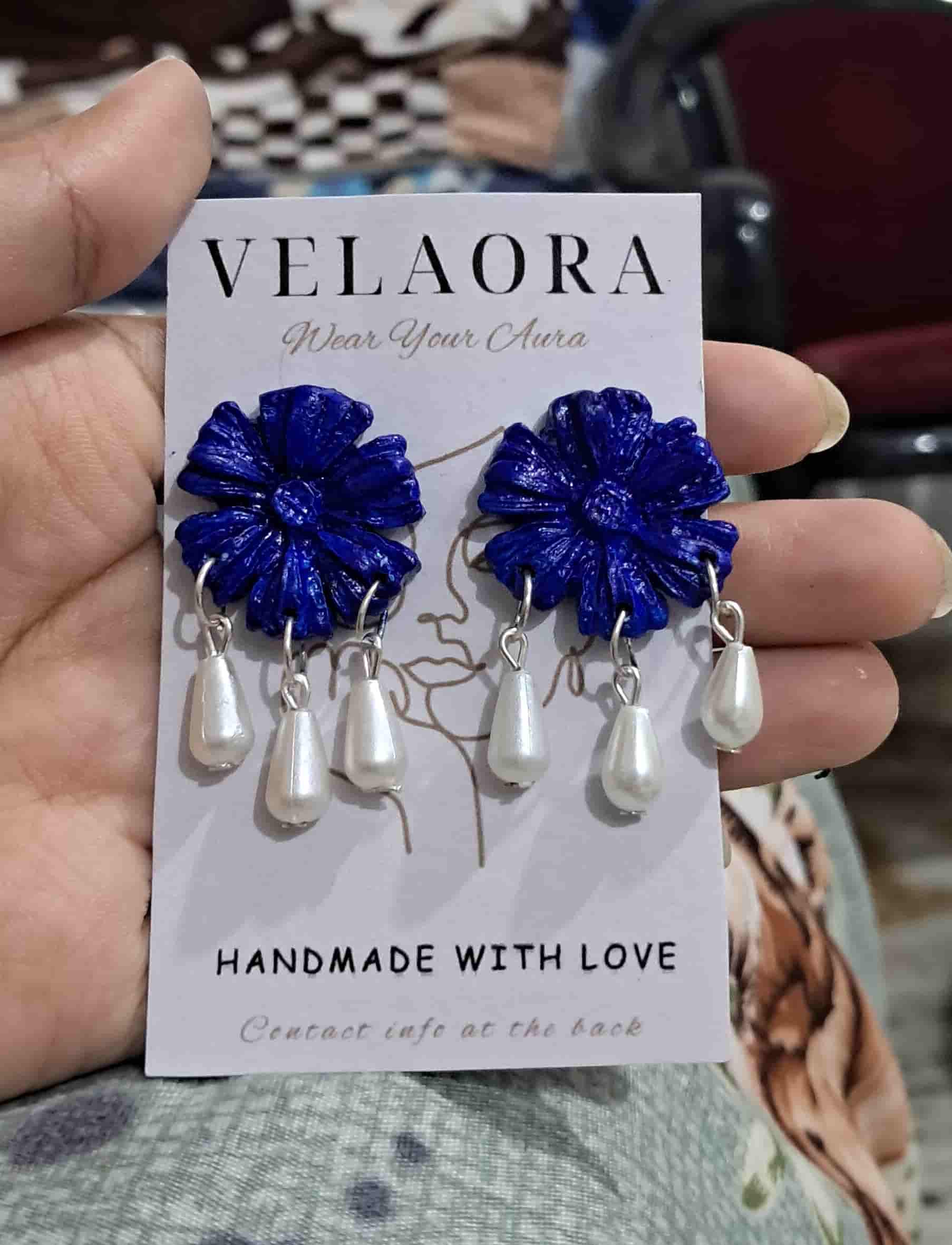 Blue flower with pearls by Velaora Jewels